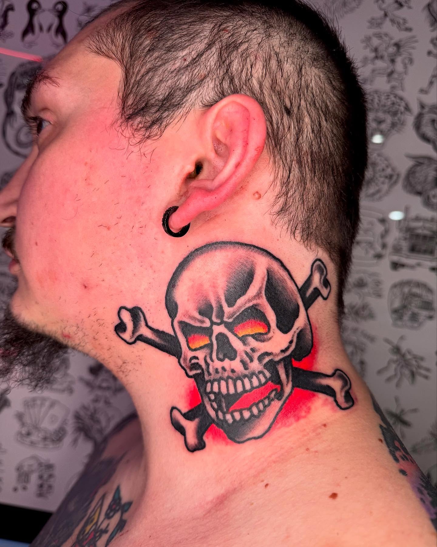 Skull & Crossbones Neck