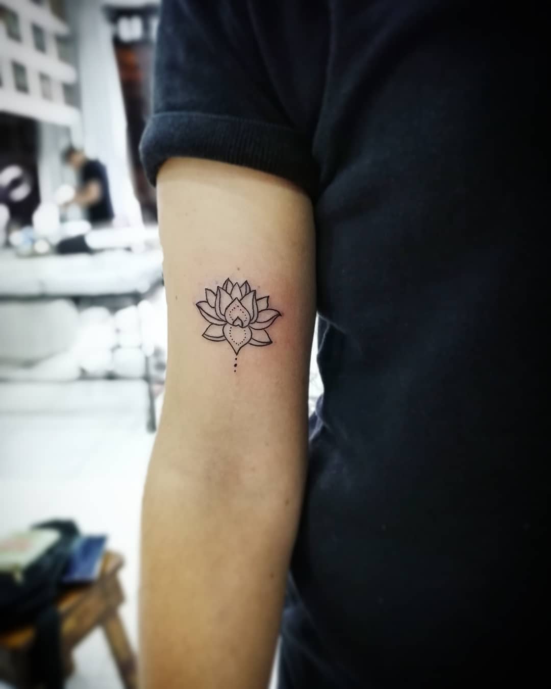 Flor lotus minimalista