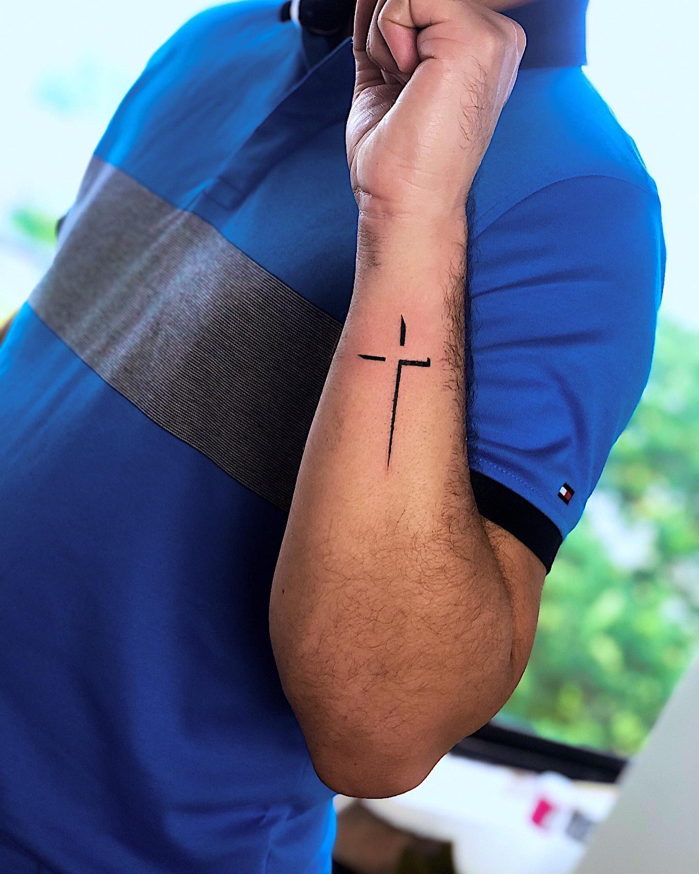 Cruz minimalista masculina