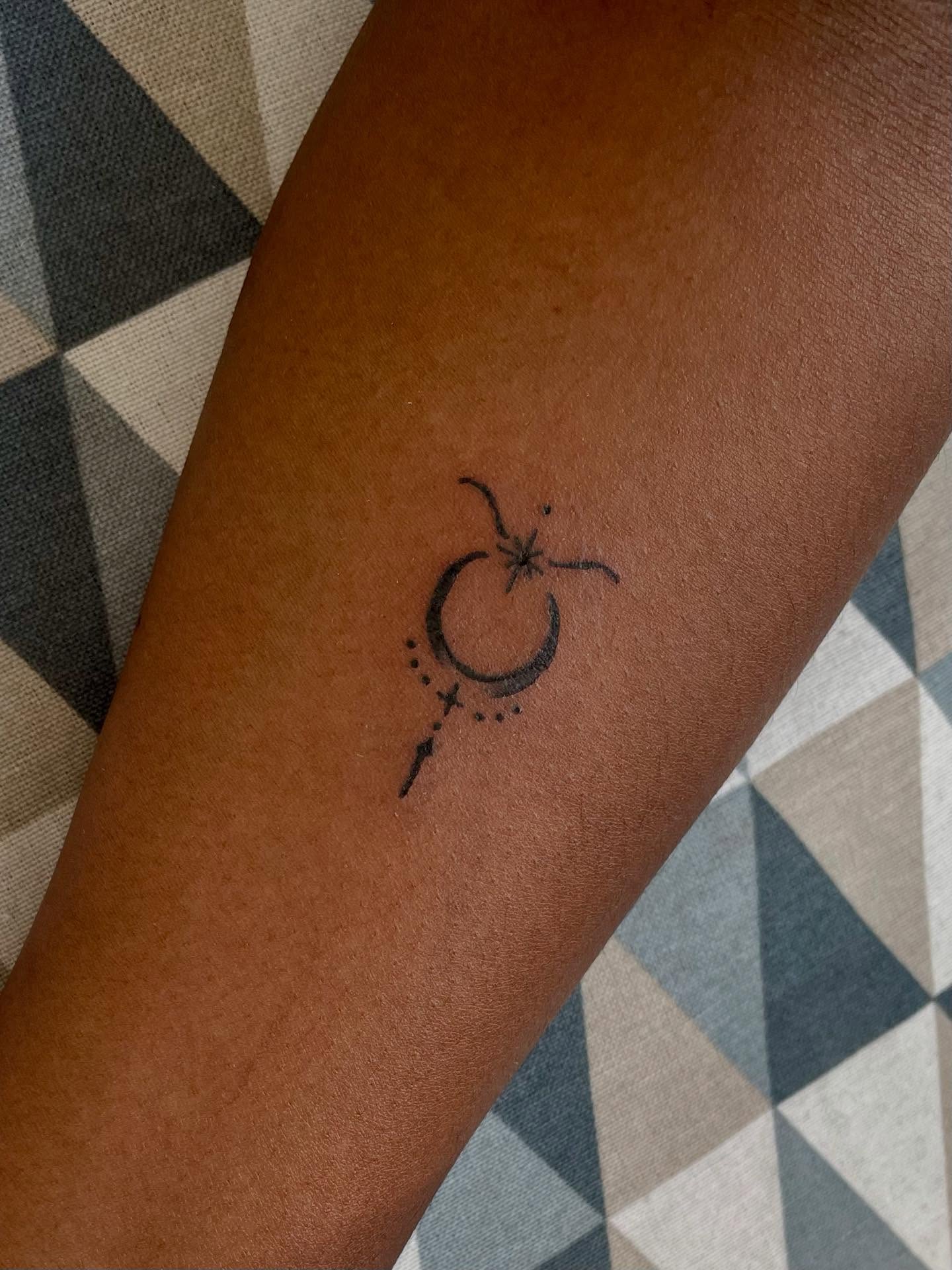 Taurus Crescent Symbol