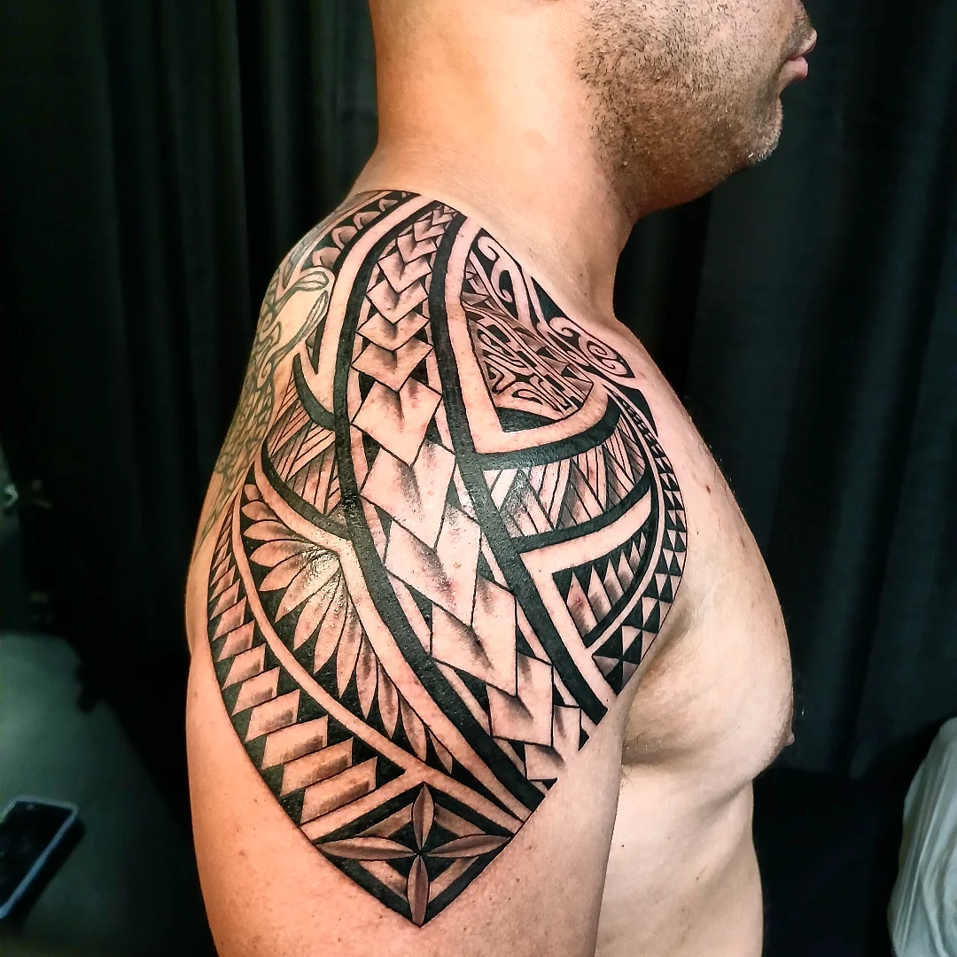 Tribal Trapezius Crest